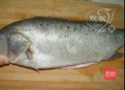 豆豉鲈鱼的做法图解1