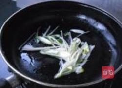 菠菜热汤面的做法图解2