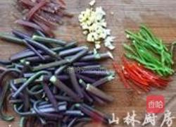 腊肉炒山蕨的做法图解1