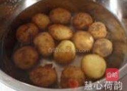 菠萝酱汁咕噜土豆球的做法图解2