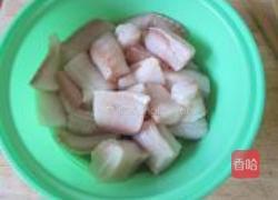 荷豆洋葱炒鱼柳的做法图解2