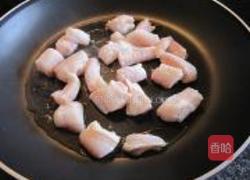 荷豆洋葱炒鱼柳的做法图解3