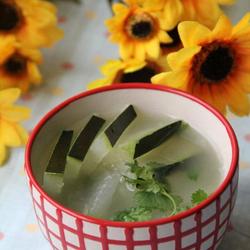 冬瓜香菜棒骨汤的做法[图]