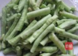 肉丝豇豆的做法图解1