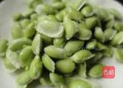 毛豆烧茄子的做法图解1