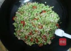 毛豆炒肉末的做法图解7