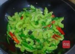 辣椒炒凉瓜的做法图解4