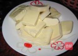 胡萝卜丝烧豆腐的做法图解1