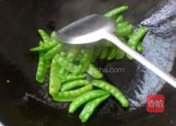 蒜香荷兰豆的做法图解4