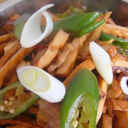 花肉炒香干的做法[图]