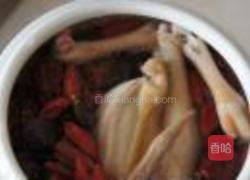 红枣圆肉鸽子汤的做法图解3