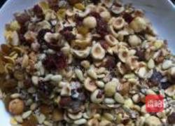 坚果杂粮派的做法图解2