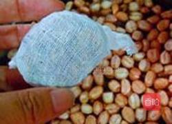 五香花生米的做法图解1