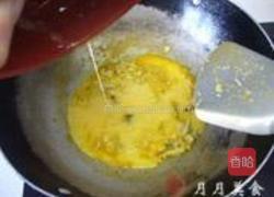 蟹肉炒鸡蛋的做法图解5