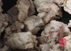 龙骨冬瓜瑶柱汤的做法图解3