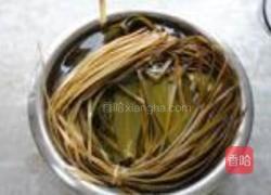 紫薯黄米粽子的做法图解3