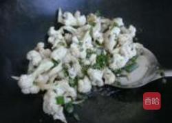 青炒菜花的做法图解5