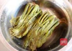 香煎香椿芽鱼的做法图解1