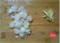 炒小豆腐的做法图解2