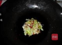 蛋炒鱼丸的做法图解4