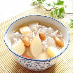 雪梨杏仁炖银耳的做法[图]