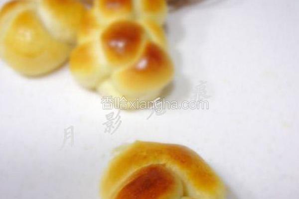 花式牛奶面包
