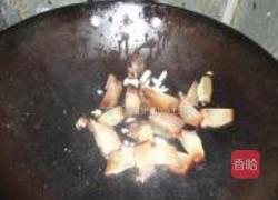 熏肉炒大蒜的做法图解4