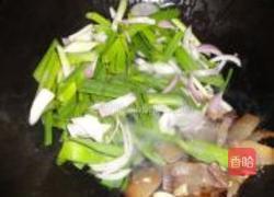 熏肉炒大蒜的做法图解5
