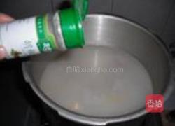 茼蒿排骨粥的做法图解9