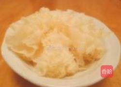 银耳雪梨冰糖水的做法图解4