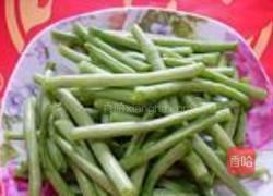 干煸豆角的做法图解1