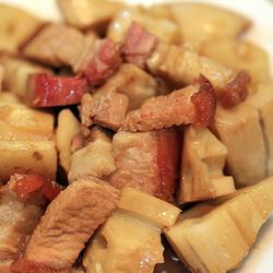 火腩焖莲藕的做法[图]