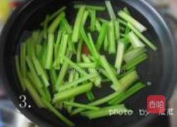 芹菜鸡柳的做法图解3
