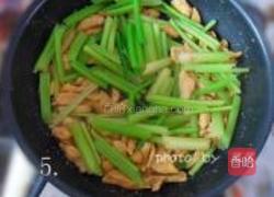 芹菜鸡柳的做法图解5