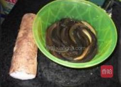 泥鳅淮山汤的做法图解1
