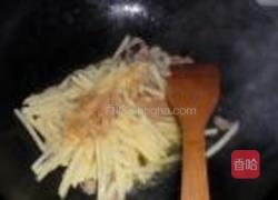 蒜薹土豆丝炒肉的做法图解3