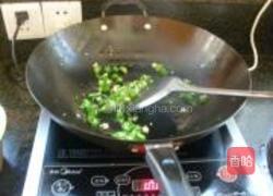 爆炒酸辣西瓜皮的做法图解3