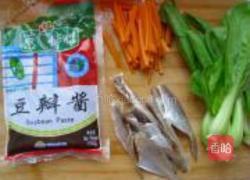 剥皮鱼炸酱面的做法图解2