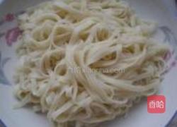 剥皮鱼炸酱面的做法图解4