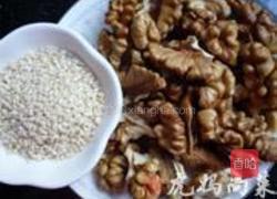 琥珀核桃仁的做法图解1
