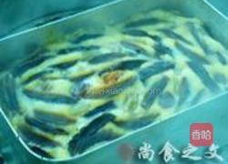 红枣葡萄干玉米糕的做法图解5