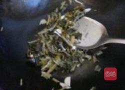 酸菜炒金针菇的做法图解4