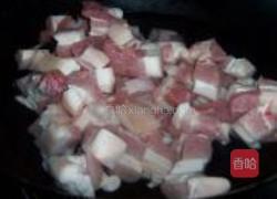 五花肉烧春笋的做法图解1