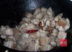 五花肉烧春笋的做法图解2