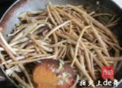 茶树菇爆鱿鱼丝的做法图解6