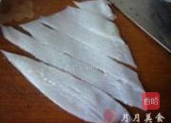 鱿鱼卷炒彩椒的做法图解1