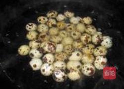 虎皮鹌鹑蛋的做法图解1