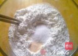 花生培根芝心披萨的做法图解1