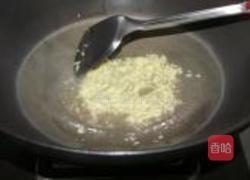 酒香腊肠炒芥兰的做法图解2