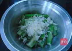 柚子粒拌丝瓜的做法图解5